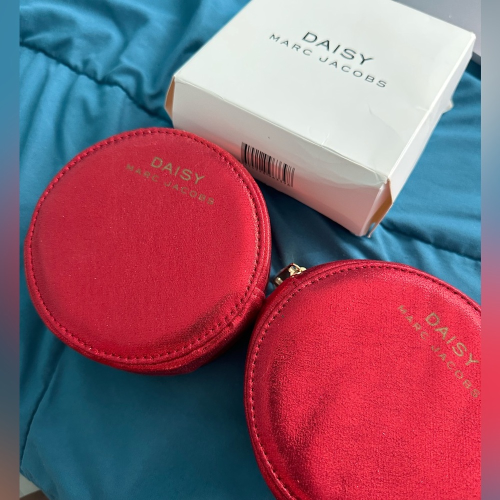 BRAND NEW DAISY MARC JACOBS!